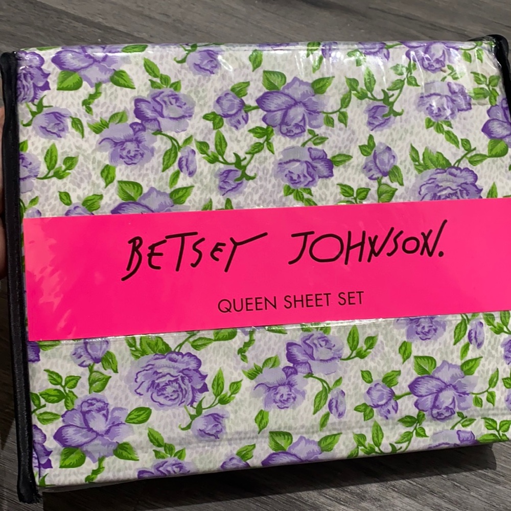 Betsey Johnson rose floral queen sheet set